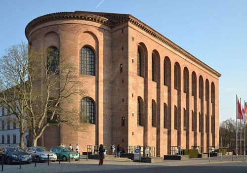 640px-Trier_-_Aula_Palatina