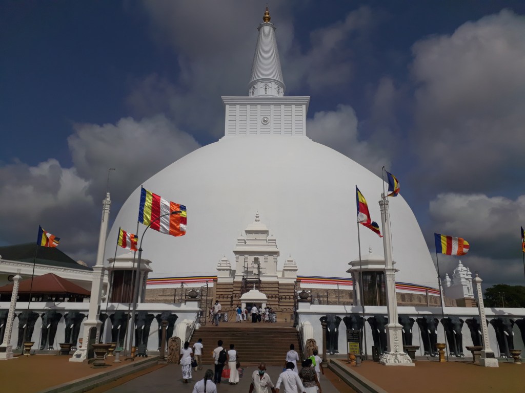 dagoba-ruvanvelisaya-anuradhapura