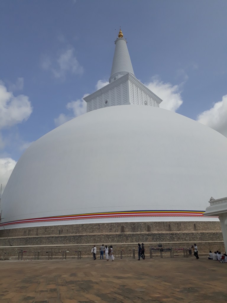 dagoba-ruvanvelisaya-anuradhapura