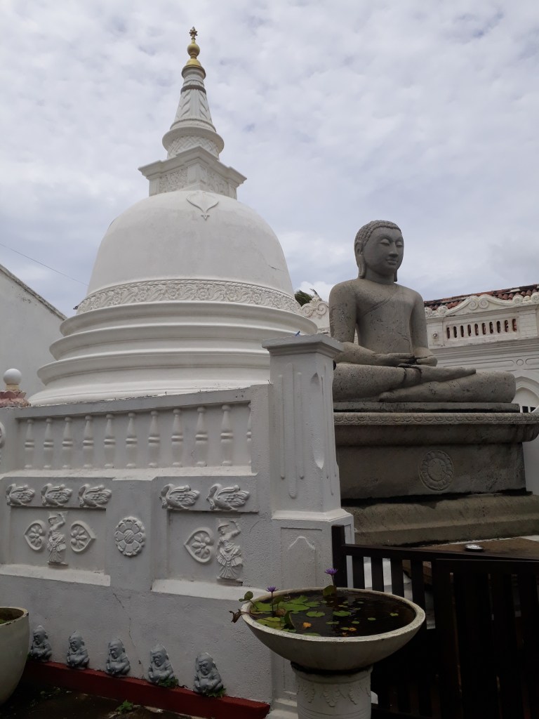 buddhist-temple-galle-sri-lanka